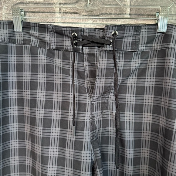 Nike 6.0 skateboarding board shorts black gray plaid swim - Picture 2 of 10